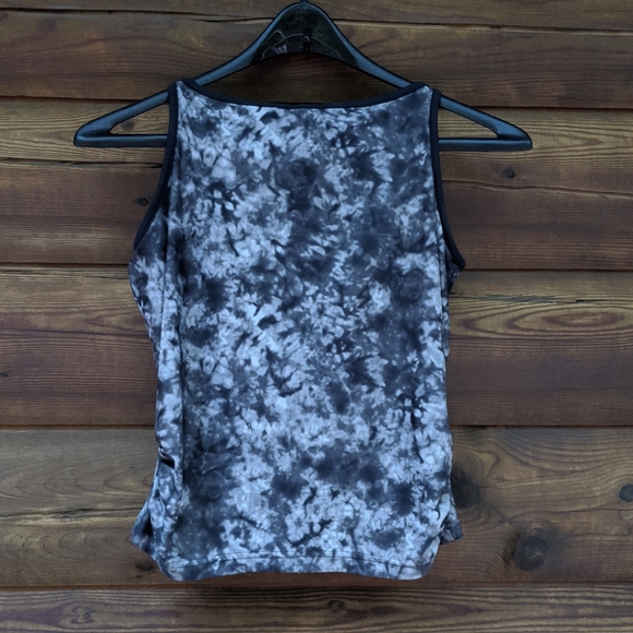 Columbia Tops - NWOT Columbia woman's titanium tie die tank top